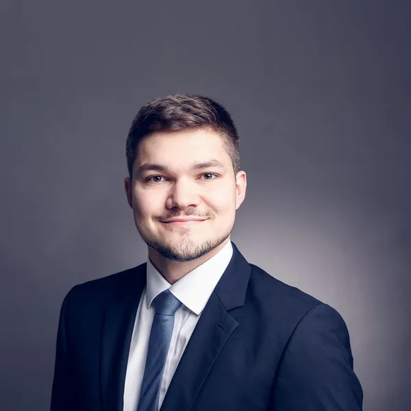 Dr. Leon Pietschmann